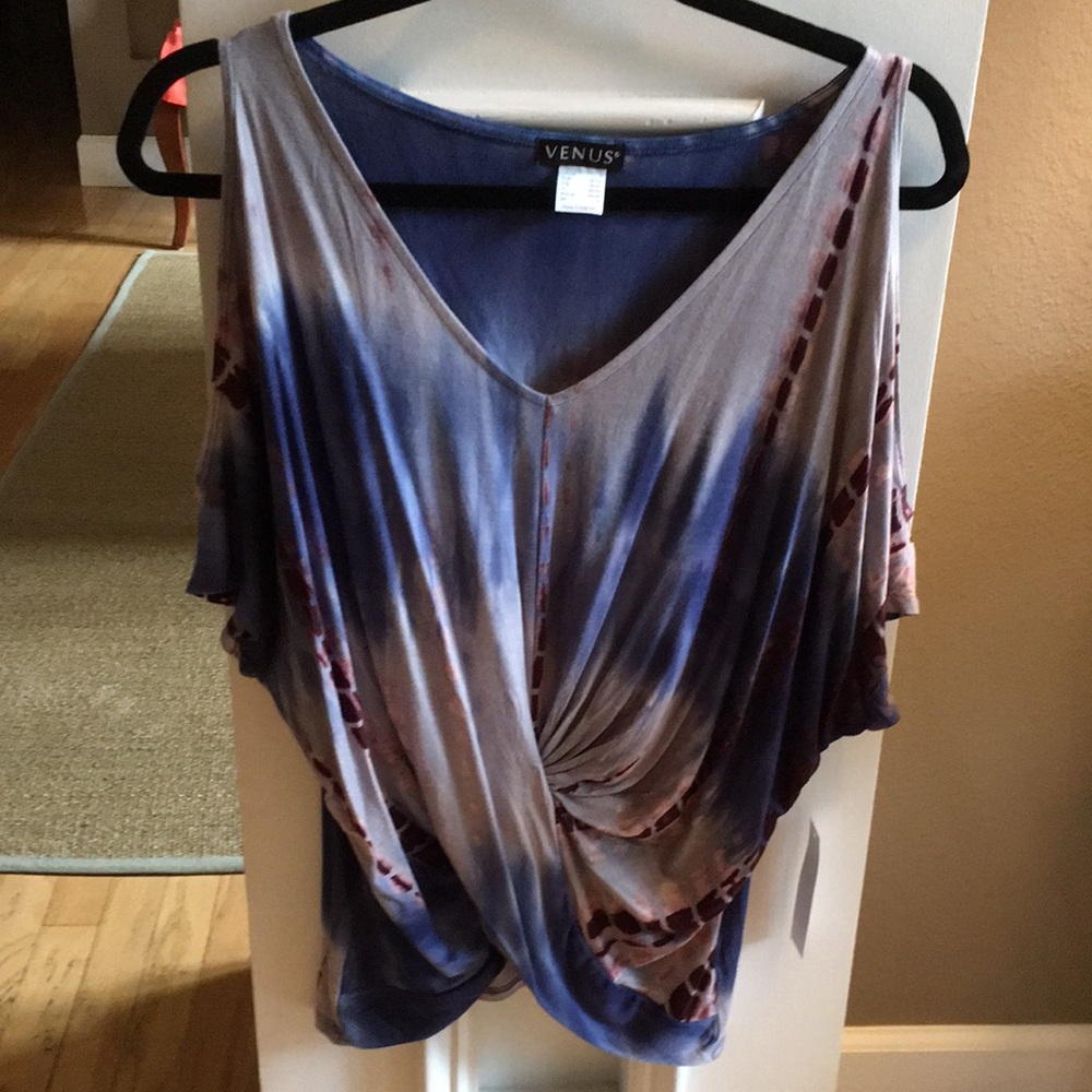 Venus Cold Shoulder Top
